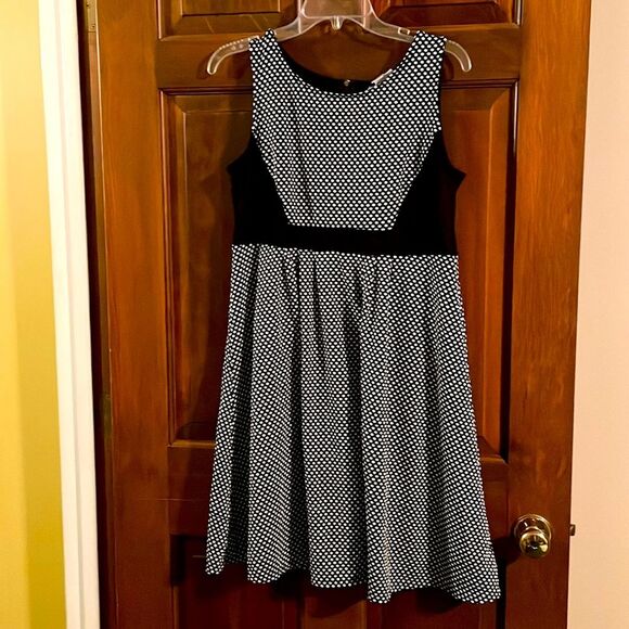 Motherhood sz M maternity dress black & white sleeveless block design polka dot - Picture 1 of 15